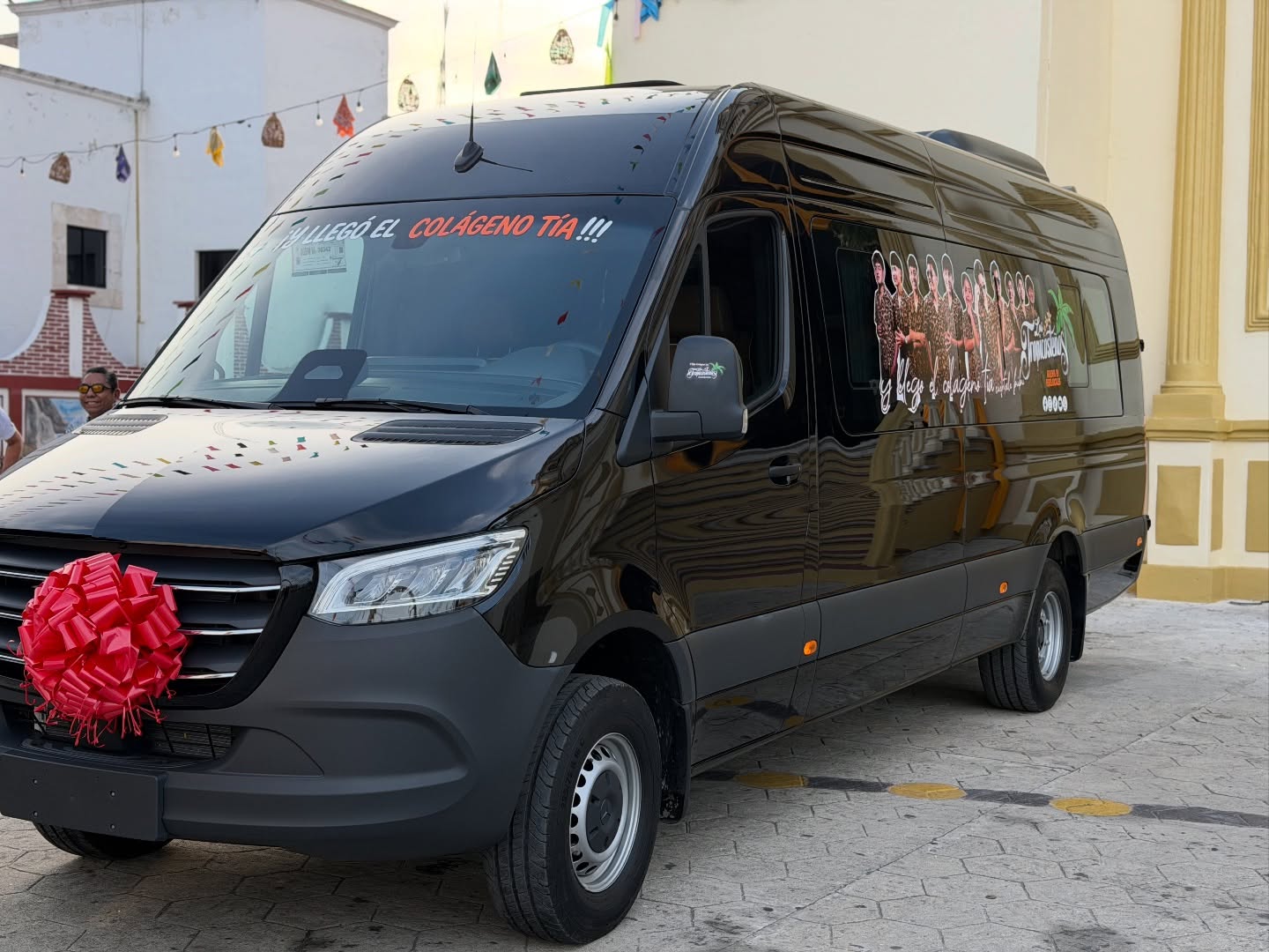 Foto de la camioneta de gira